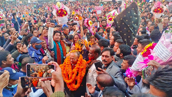 নিজ জেলায় ফুলেল শুভেচ্ছায় সংবর্ধিত পার্বত্য প্রতীমন্ত্রী কুজেন্দ্র লাল ত্রিপুরা এমপি
