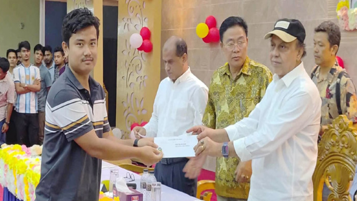 খাগড়াছড়িতে ৪২০ শিক্ষার্থীর মধ্যে ৪৫ লাখ টাকার শিক্ষাবৃত্তি বিতরণ