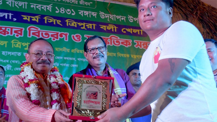 স্মার্ট বাংলাদেশ বিনির্মাণে ত্রিপুরা সম্প্রদায়কে এগিয়ে আসার আহ্বান পার্বত্য প্রতিমন্ত্রীর