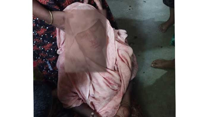 নলছিটিতে জমি বিরোধে শিক্ষিকাকে মারধর, মামলা করার পর পরিবারকে হত্যার হুমকি
