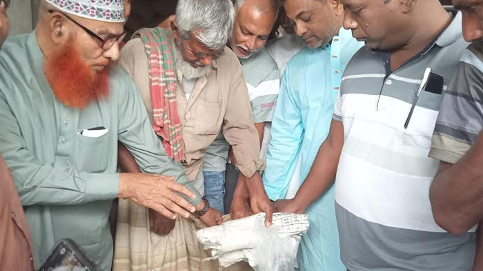 লালপুরে ওএমএস-এর চাল বিক্রির শুভ উদ্বোধন