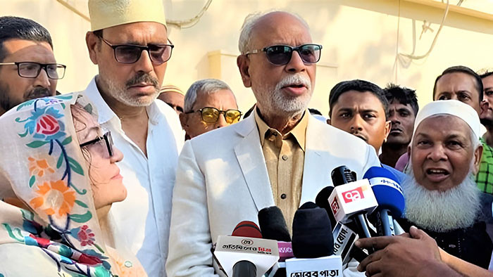সরকার নয়, একটি পরিষদ দেশ চালাচ্ছে: লতিফ সিদ্দিকী