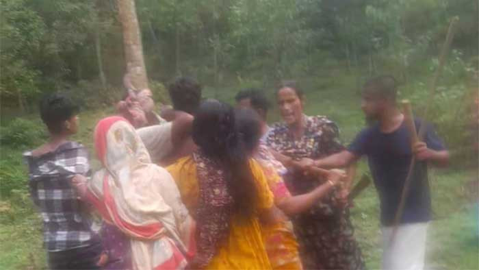 মাধবপুরে কবিরাজের বিরুদ্ধে ইট বাটা শ্রমিকের ভূমি দখলের অভিযোগ