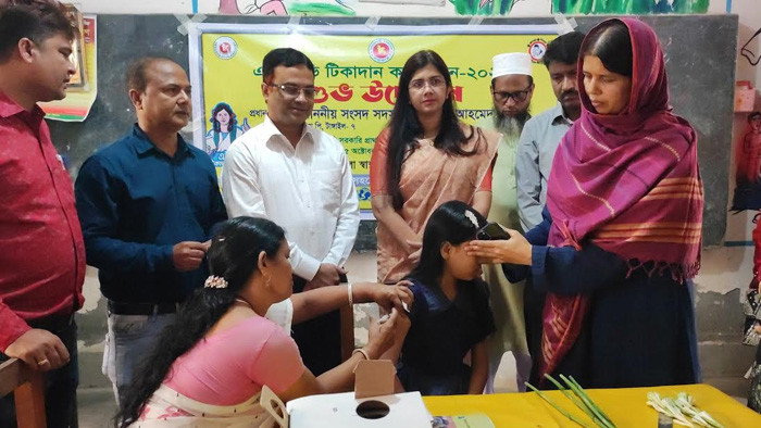 মির্জাপুরে এইচপিভি টিকা প্রদান কার্যক্রমের উদ্বোধন
