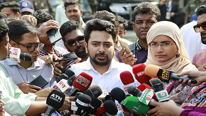 মৌলিক সংস্কারের ভিত্তি এই সরকারকে করতে হবে : নাহিদ ইসলাম