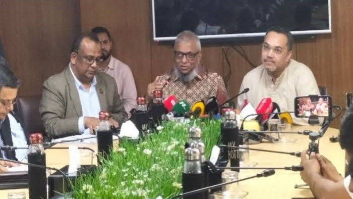 মালয়েশিয়ায় বিনামূল্যে ১০ হাজার শ্রমিক পাঠানোর উদ্যোগ: শ্রমমন্ত্রী