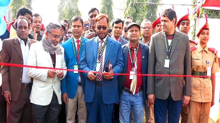 নওগাঁ সরকারি কলেজে তারুণ্যের উৎসব ও বার্ষিক ক্রীড়া প্রতিযোগিতার উদ্বোধন