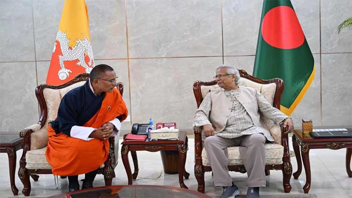 ঢাকায় নেমেই ভূমিকম্পের খোঁজ নিলেন ভুটানের প্রধানমন্ত্রী