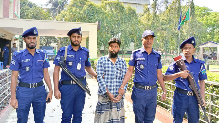 চুরি হওয়া ১৩ টি গরু মিললো বিএনপি নেতার গোয়ালঘরে