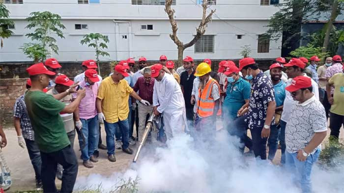 জয়পুরহাটে যুবদলের উদ্যোগে মশক নিধন কার্যক্রম শুরু