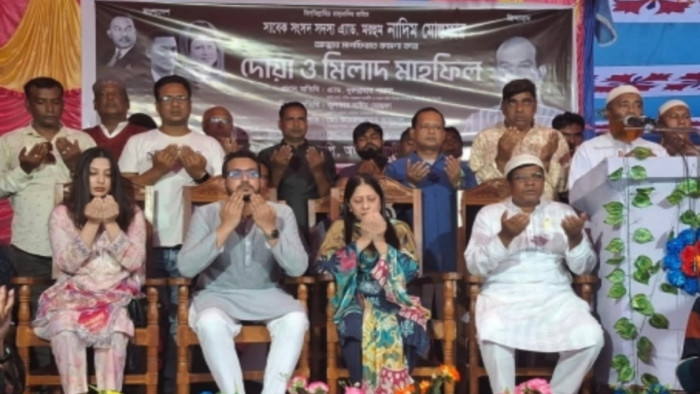 রাজশাহীতে সাবেক এমপি মরহুম নাদিম মোস্তফা’র মিলাদ ও দোয়া মাহফিলে জনতার ঢল