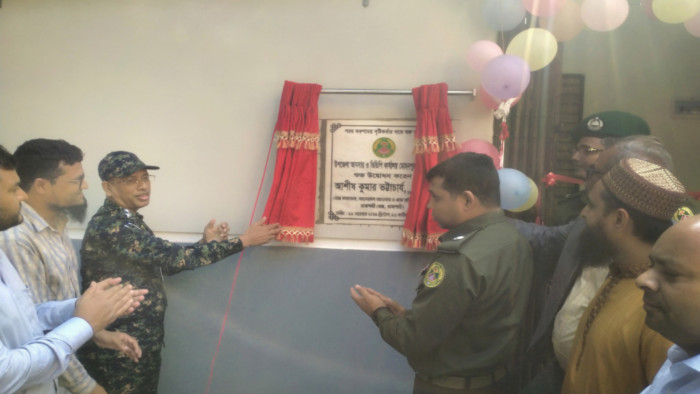 মোহনপুরে উপজেলা আনসার ও ভিডিপি কার্যালয় শুভ উদ্বোধন