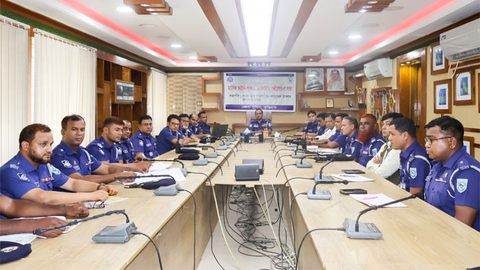কুড়িগ্রাম জেলা পুলিশের মাসিক সভায় পুরস্কৃত হলেন ২২ জন