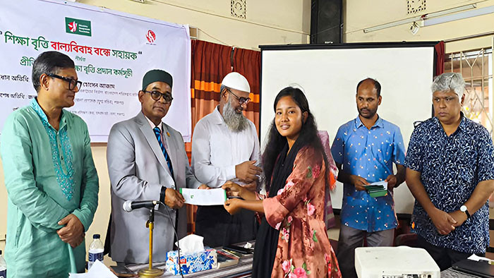 পঞ্চগড়ের বোদায় মেধাবী শিক্ষার্থীদের মাঝে শিক্ষা বৃত্তি প্রদান ও প্রীতি বিতর্ক অনুষ্ঠিত