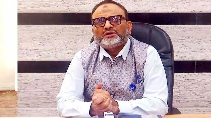 শিক্ষার্থীদের নির্ভয়ে ভোটকেন্দ্রে আসার আহবান ঢাবি উপাচার্য’র