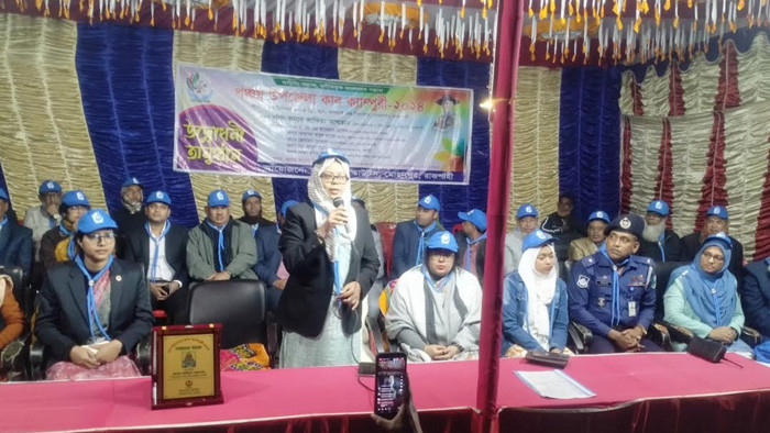 মোহনপুরে কাব ক্যাম্পুরী পরিদর্শন করলেন জেলা প্রশাসক আফিয়া আখতার