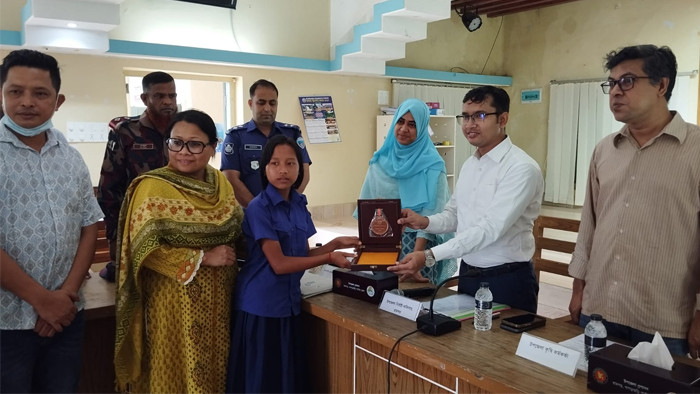 রামগড়ে মাসিক আইনশৃঙ্খলা সভা অনুষ্ঠিত ও আর্থিক অনুদানের চেক বিতরণ