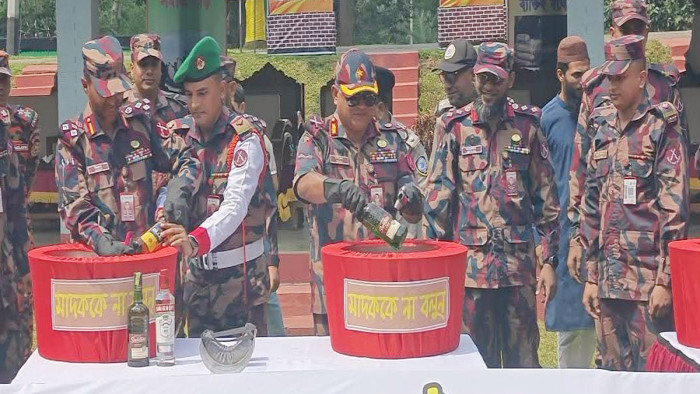 খাগড়াছড়িতে বিজিবির জব্দ করা প্রায় ৩ কোটি টাকার মাদক ধ্বংস