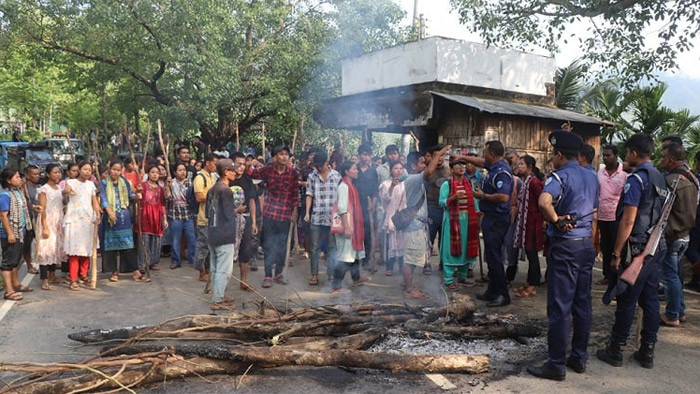 রাঙামাটিতে ইউপিডিএফের অর্ধদিবস অবরোধ চলছে