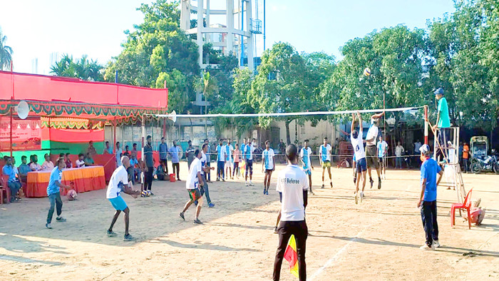 বহুবছর পর নওগাঁয় ফিরলো ঐতিহ্যবাহী ভলিবল