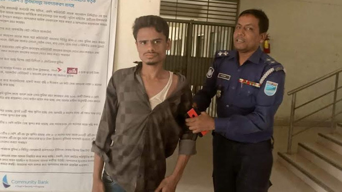 নোয়াখালীতে রোহিঙ্গা তরুণ আটক