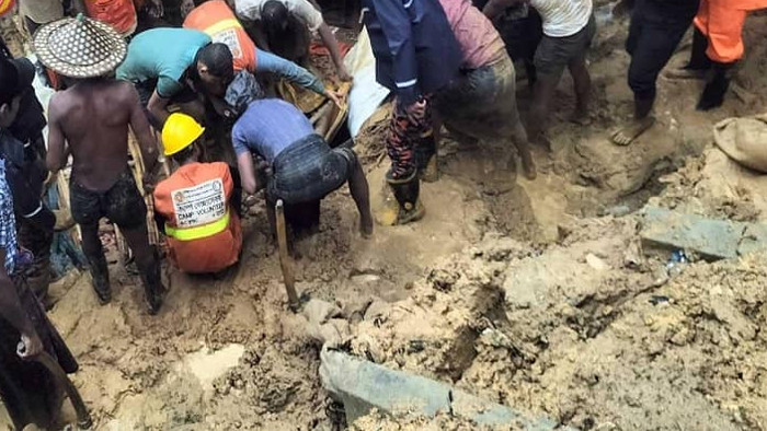 রোহিঙ্গা ক্যাম্পে পাহাড়ধসে নিহত ২