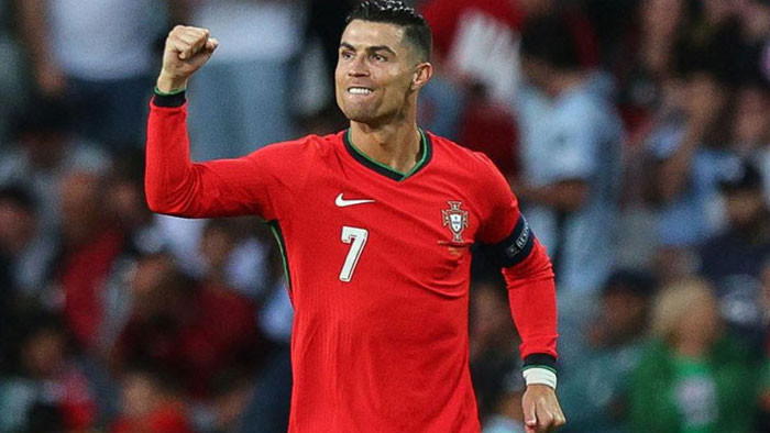 পেলেকে ছাড়িয়ে গেলেন রোনালদো