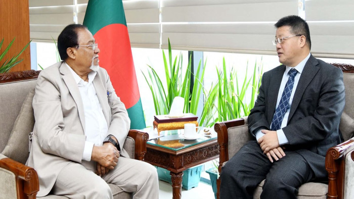 জনপ্রশাসন উপদেষ্টার সঙ্গে চীনের বিদায়ী রাষ্ট্রদূতের সাক্ষাৎ জনপ্রশাসন উপদেষ্টার সঙ্গে চীনের বিদায়ী রাষ্ট্রদূতের সাক্ষাৎ