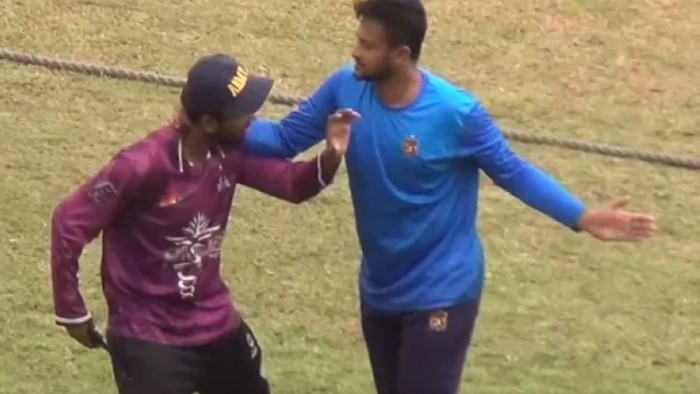 আবারও ভক্তকে মারতে গেলেন সাকিব