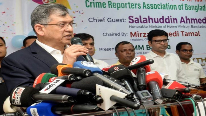 অপরাধ দমনে ক্রাইম রিপোর্টারদের দায়িত্বশীল ভূমিকার আহ্বান স্বরাষ্ট্রমন্ত্রীর