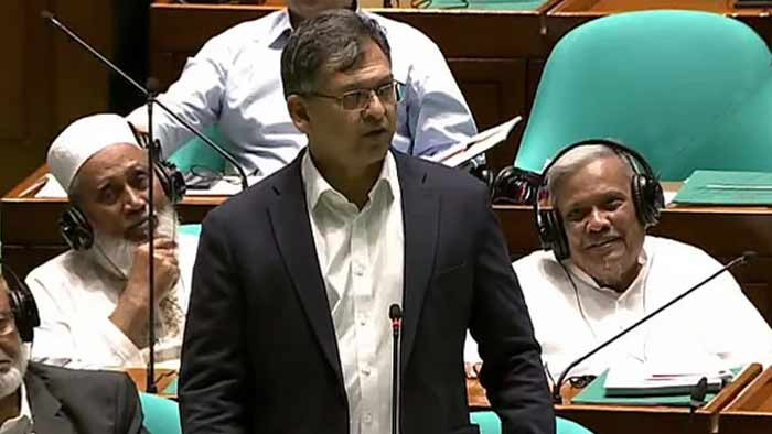 এস আলমের গাড়ি প্রসঙ্গে স্বরাষ্ট্রমন্ত্রীর স্বপক্ষে ব্যাখ্যা