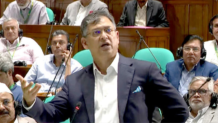 সংবিধান সংস্কার নয়, সংশোধনই একমাত্র পথ: সংসদে স্বরাষ্ট্রমন্ত্রী