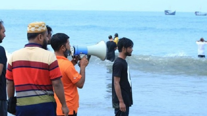 সেন্টমার্টিনে ৪ শতাধিক পর্যটক আটকা