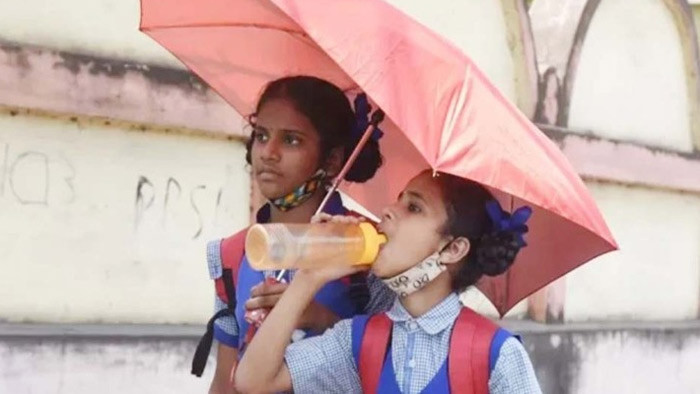 তীব্র তাপপ্রবাহের কারণে স্কুল-কলেজ ৭ দিন ছুটি ঘোষণা