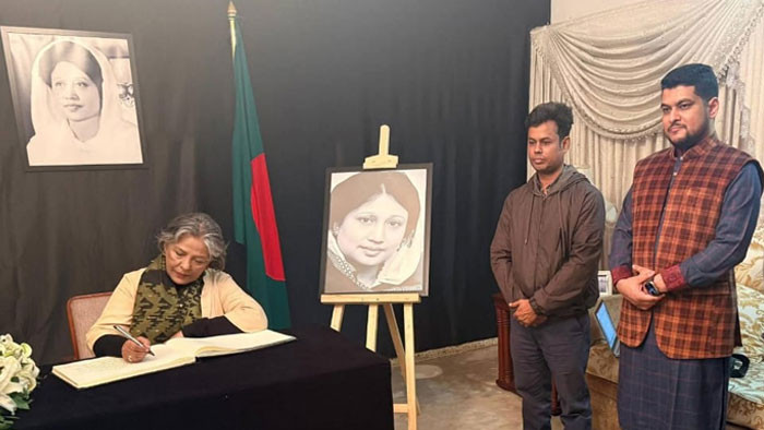স্বাক্ষর শেষে তারেক রহমানের সঙ্গে সাক্ষাৎকরলেন উপদেষ্টা শারমীন