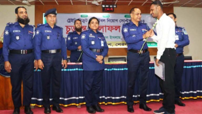 শেরপুরে ১২০ টাকায় পুলিশে চাকরি পেলেন ৩৯ জন