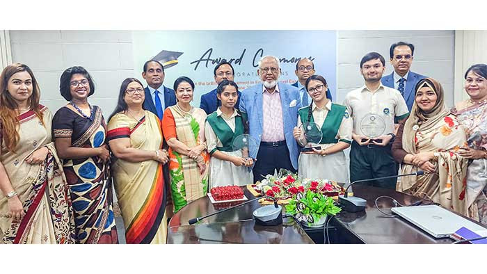 সাউথইস্ট ব্যাংক গ্রীন স্কুল ‘ও’লেভেল পরীক্ষায় অসাধারণ সাফল্যে সম্মাননা পেলো শিক্ষার্থীরা