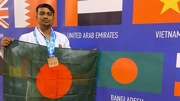 জুজুৎসু ওয়ার্ল্ড চ্যাম্পিয়নশিপে তাম্র পদক জিতেছেন কুড়িগ্রামের সুমন