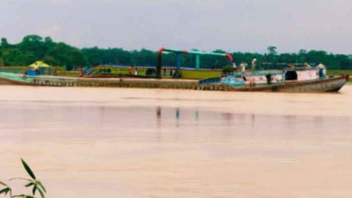 সিলেটের কানাইঘাটে নদী থেকে বালু উত্তোলন নিয়ে সংঘর্ষ