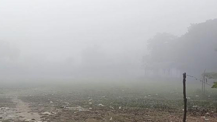 সিলেট জুড়ে ঘন কুয়াশায় আচ্ছন্ন আকাশ, শীতের তীব্রতা বাড়ছে