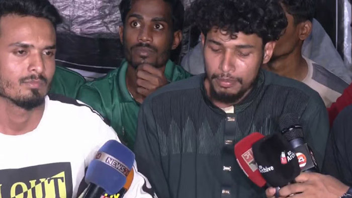 অনির্দিষ্টকাল সড়ক ও রেলপথ অবরোধের ঘোষণা তিতুমীরের শিক্ষার্থীদের