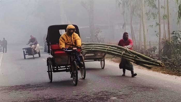 উত্তরাঞ্চলে শৈত্যপ্রবাহে বিপর্যস্ত দরিদ্র মানুষ