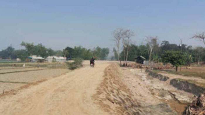 নাগেশ্বরীতে ডাব্লুএফপির গ্রামীণ সড়ক তৈরির কাজে নানা অনিয়ম
