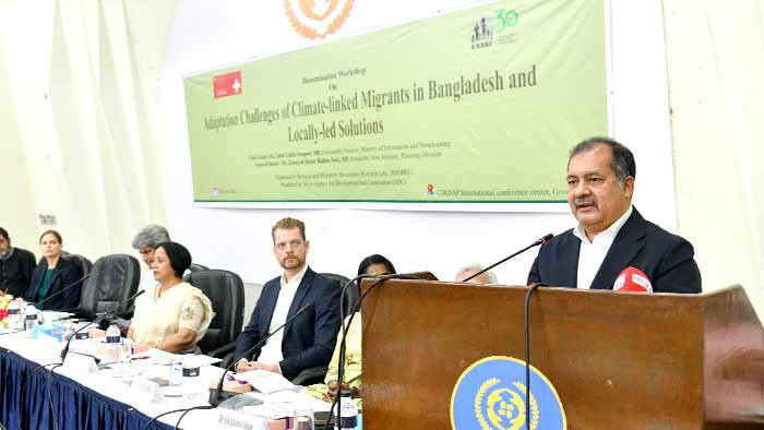 জলবায়ু অভিবাসীদের উন্নয়ন প্রক্রিয়ায় অন্তর্ভুক্তির আহ্বান তথ্যমন্ত্রীর