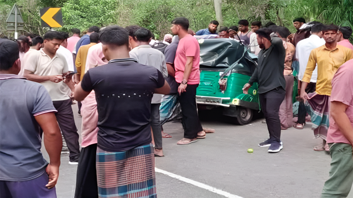 রাঙামাটিতে পিকআপভ্যান-অটোরিকশার সংঘর্ষে নিহত ৫