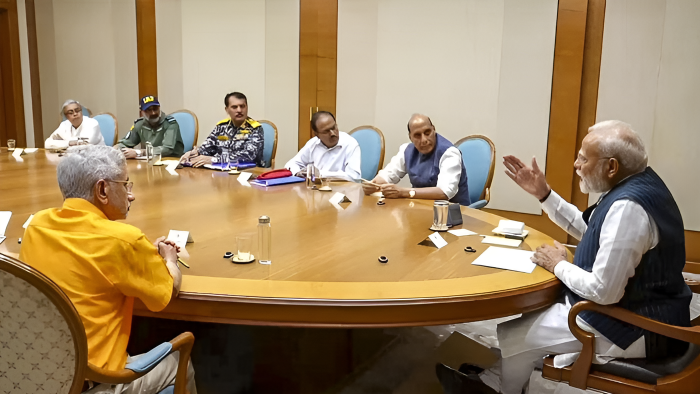 তিন বাহিনী প্রধানদের সঙ্গে মোদির জরুরি বৈঠক