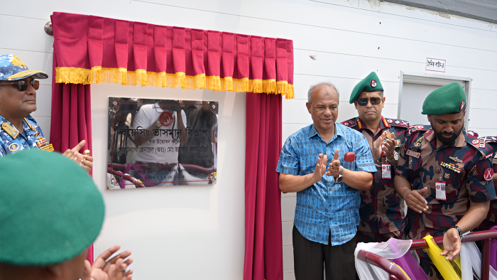সুন্দরবনে বিজিবির ‘বয়েসিং ভাসমান বিওপি’ উদ্বোধন করলেন স্বরাষ্ট্র উপদেষ্টা