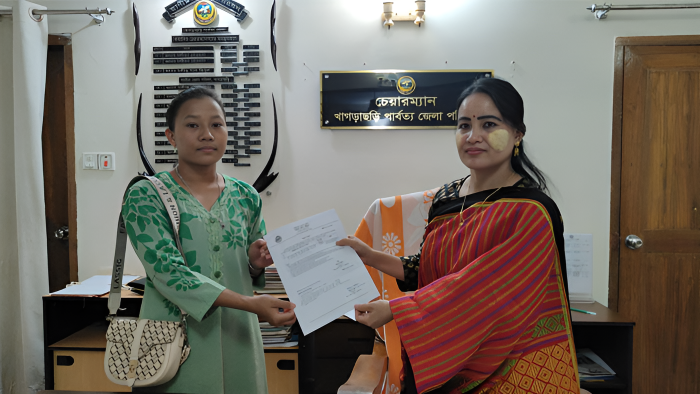 ফুটবলার আনাই মগিনীকে খাগড়াছড়ি পার্বত্য জেলা পরিষদে অস্থায়ী নিয়োগ