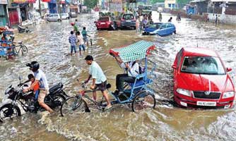 ভারতে অতি বৃষ্টিতে প্রাণহানি ২১